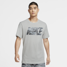 Мужская футболка с логотипом и камуфляжным принтом для тренинга Nike Dri-FIT - Серый