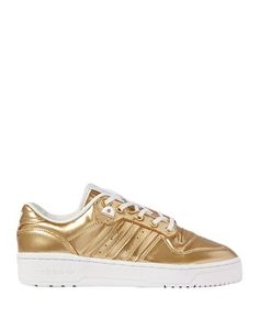 Кеды и кроссовки Adidas