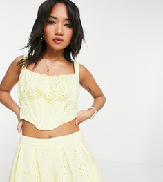 Желтый топ в корсетном стиле с вышивкой ришелье от комплекта Missguided Petite