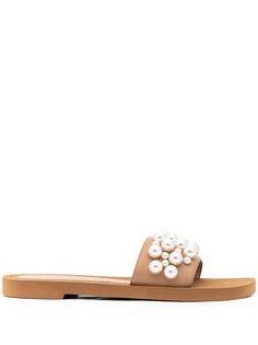Stuart Weitzman декорированные шлепанцы Goldie