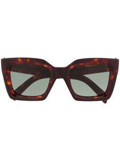 Celine Eyewear солнцезащитные очки в массивной оправе черепаховой расцветки