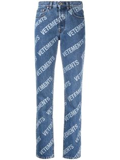 VETEMENTS укороченные джинсы с логотипом