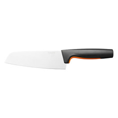 Нож кухонный Fiskars Functional Form 1057536, сантоку, 160мм, заточка прямая, стальной, черный/оранжевый