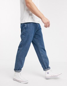 Голубые джинсы с двумя защипами ASOS DESIGN-Голубой