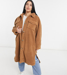 Удлиненное бежевое пальто из искусственного меха In The Style Plus x Naomi Genes-Коричневый цвет