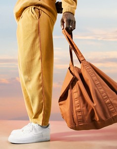 Сумка-тоут в стиле oversized из органического хлопка табачного цвета ASOS DESIGN-Коричневый цвет