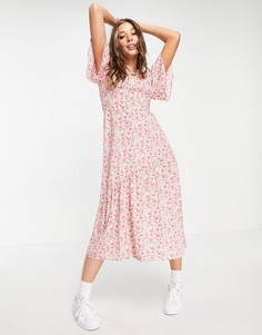 Платье миди с цветочным принтом и оборкой по нижнему краю QED London-Розовый цвет