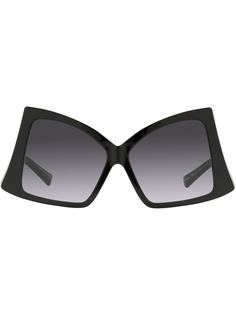 Valentino Eyewear солнцезащитные очки в массивной оправе бабочка