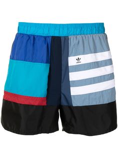 Bethany Williams спортивные шорты с графичным принтом из коллаборации с Adidas