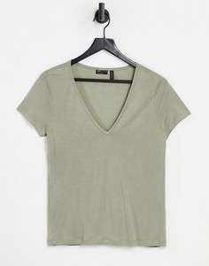 Свободная футболка с V-образным вырезом оливкового цвета ASOS DESIGN-Зеленый цвет
