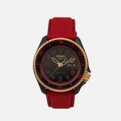 Наручные часы Seiko x Street Fighter V Seiko 5 Sports Ken, цвет красный