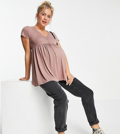 Серо-бежевый топ для кормящих мам с пуговицами спереди и баской New Look Maternity-Коричневый цвет