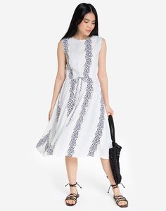Приталенное платье с цветочным принтом Gloria Jeans