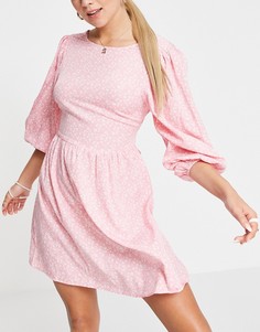 Розовое платье с мелким цветочным принтом, пышными рукавами и открытой спинкой Pieces Magi-Multi
