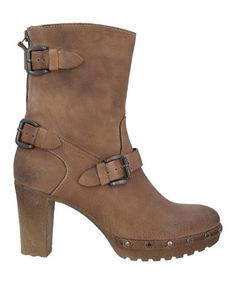 Полусапоги и высокие ботинки Manas