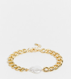 Массивный браслет-цепочка золотистого цвета с жемчужной вставкой DesignB London Curve-Золотистый