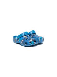CROCS KIDS сандалии с принтом