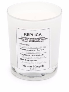 Maison Margiela ароматическая свеча Replica Whispers in the Library