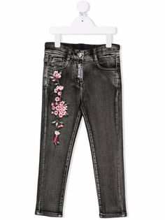 Monnalisa джинсы с эффектом потертости и цветочной вышивкой
