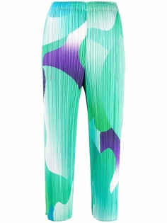 Pleats Please Issey Miyake укороченные брюки с абстрактным принтом