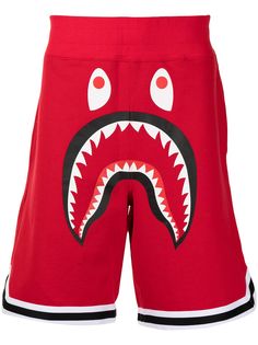 A BATHING APE® спортивные шорты Shark с графичным принтом Bape