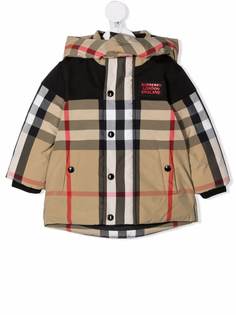 Burberry Kids пуховик в клетку Vintage Check