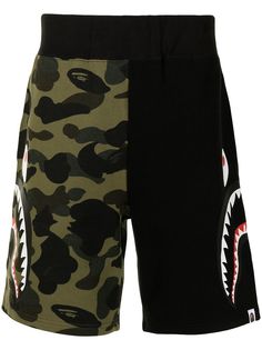 A BATHING APE® спортивные шорты с камуфляжным принтом Bape