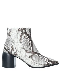Полусапоги и высокие ботинки Casadei