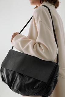 КОЖАНЫЙ КЛАТЧ С ДРАПИРОВКОЙ COS