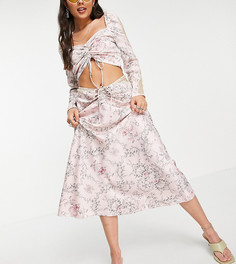 Атласная юбка миди розового цвета от комплекта с цветочным принтом, кружевными вставками и оборками Reclaimed Vintage Inspired couture-Розовый цвет
