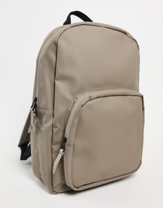 Рюкзак серо-бежевого цвета Rains 1375 Base Bag-Коричневый цвет