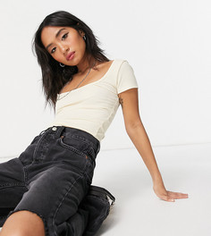Футболка с квадратным вырезом в рубчик цвета экрю Topshop Petite-Нейтральный