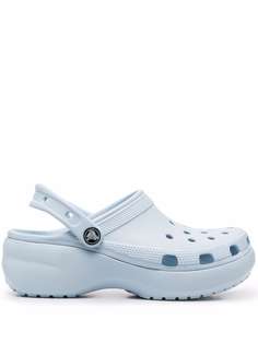 Crocs мюли на платформе с ремешком на пятке