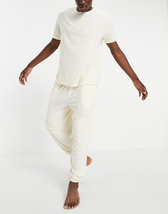 Бежевый ворсистый пижамный комплект из oversized-джоггеров и футболки ASOS DESIGN-Светло-бежевый цвет