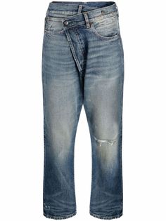 R13 джинсы асимметричного кроя с эффектом потертости