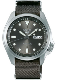 Японские наручные мужские часы Seiko SRPE61K1. Коллекция Seiko 5 Sports