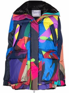 sacai пуховик с абстрактным принтом