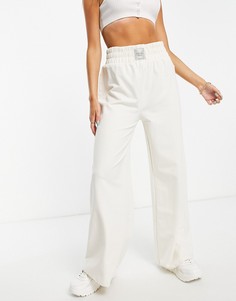 Кремовые брюки с широкими штанинами в стиле casual Chelsea Peers-Белый