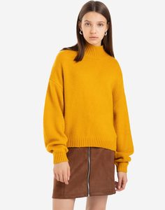 Горчичный свитер oversize c объёмными рукавами Gloria Jeans