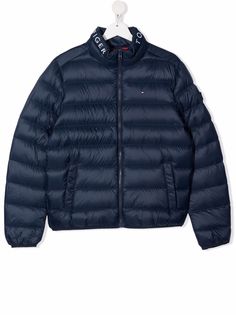 Tommy Hilfiger Junior пуховик с вышитым логотипом