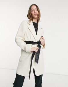 Кремовое пальто с кожаным ремнем Helene Berman Ruth-Белый