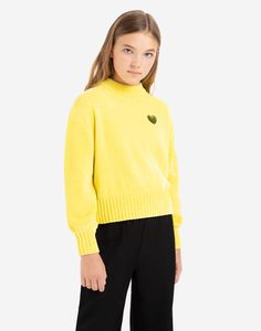 Жёлтый велюровый джемпер с сердечком для девочки Gloria Jeans