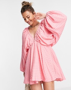 Розовое платье мини с очень пышными рукавами и вырезом In The Style x Lorna Luxe-Розовый цвет