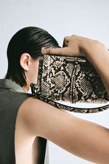 Мини-сумка с эффектом крокодиловой кожи Zara
