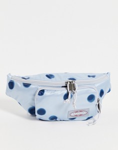 Голубая сумка-кошелек на пояс в горошек Eastpak-Черный цвет