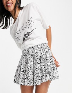 Короткая расклешенная юбка с монохромным цветочным принтом Bershka-Многоцветный
