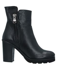 Полусапоги и высокие ботинки KEB