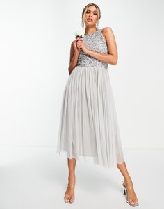 Светло-серое платье миди с юбкой из тюля и отделкой пайетками Beauut Bridesmaid-Серый