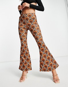 Расклешенные брюки с мраморным принтом от комплекта Fashionkilla-Светло-бежевый цвет