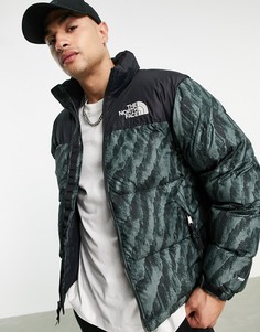 Зеленая куртка в стиле ретро с тигриным принтом The North Face 1996 Nuptse-Зеленый цвет